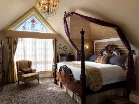 Abigail's Hotel