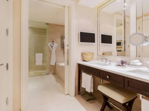 The Ritz-Carlton, Montreal