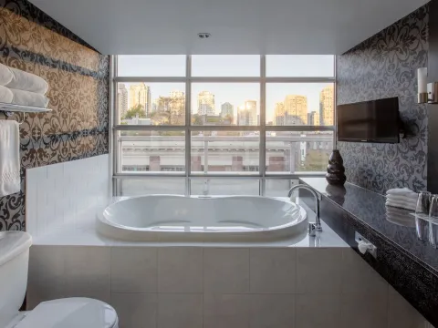 Opus Hotel