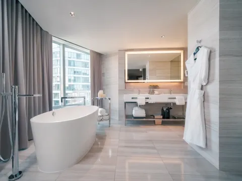Paradox Hotel Vancouver
