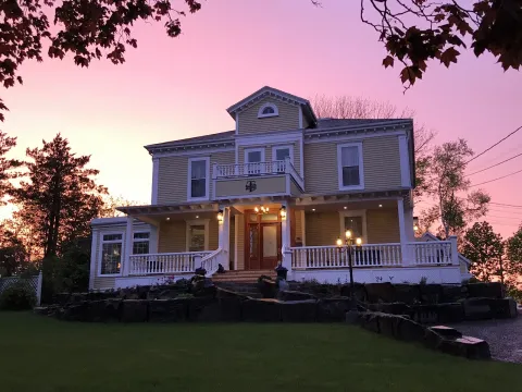 Tattingstone Inn
