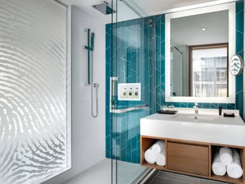 Humaniti Hotel Montreal, Autograph Collection