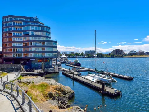 Victoria Regent Waterfront Hotel & Suites