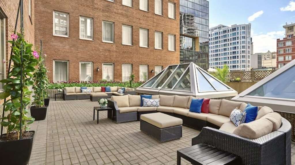 Vogue Hotel Montreal Downtown