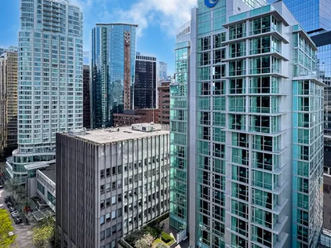 Coast Coal Harbour Vancouver Hotel by APA