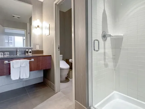 Coast Coal Harbour Vancouver Hotel by APA