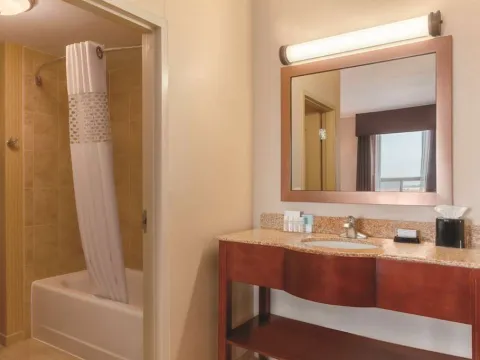 Hampton Inn & Suites Edmonton/West
